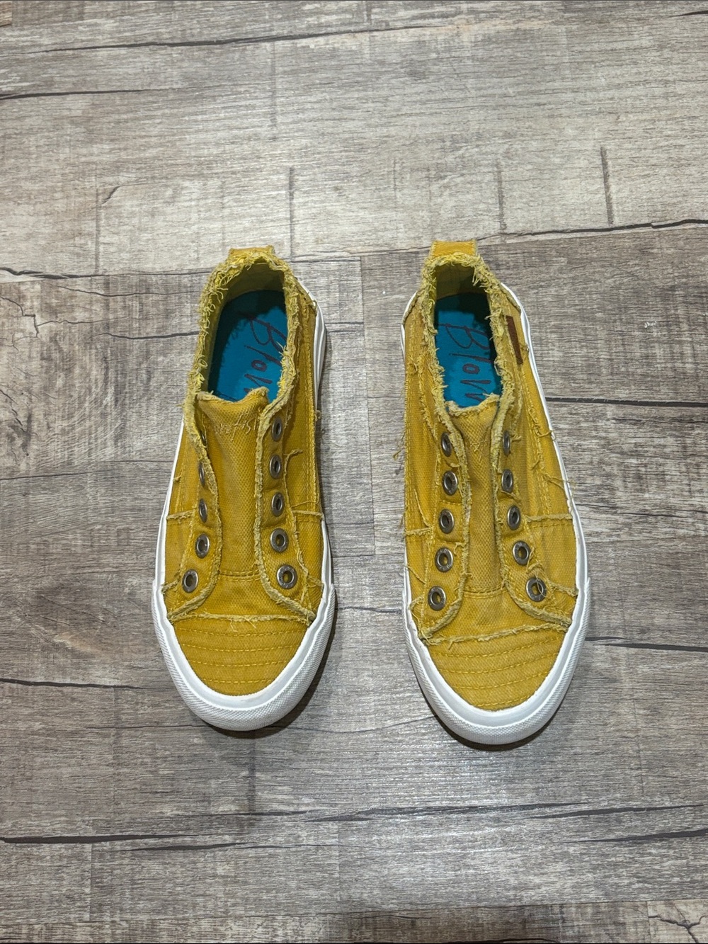 Blowfish Malibu Sneakers Slip-On Canvas in Mustard Yellow Size 7 - Picture 2 of 10